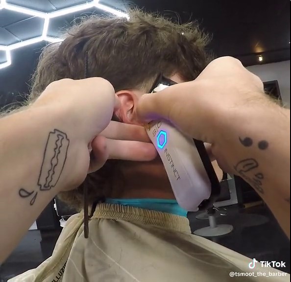 POV of my mid taper process #barber #barbershop #fyp #foryou #missouri #missouribarber #cuts #CapCut #tomb45 #pov #youngthug #jeffersoncity