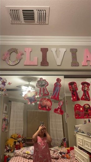 Storybots logo Netflix