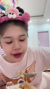 33K views · 886 reactions | Mật ong bánh tổ ngon nhưng hơi ngọt  | Katherine Minh Vy | Facebook