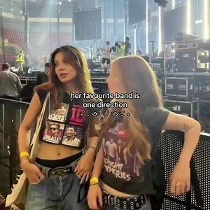 her favourite band is one direction. | Louis Tomlinson