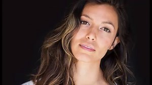 Join veteran portrait photographer Chris Orwig to learn how to take meaningful portraits and use them to make your transition from amateur to professional. | CreativeLive