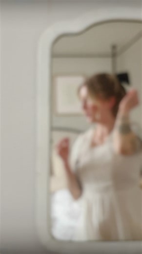 Esther Michaletz on Instagram: "A quick, easy style is the only kind I have the time and patience for! Works with any hair length from a short bob down + any hair texture and looks way more high-effort than it actually is! 👌🏻"