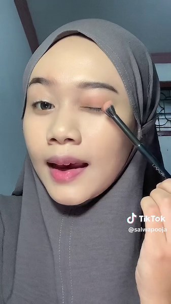 product used; - emina pore ranger - cushion instaperfect (true beige) - focallure eyebrow pomade (04 ash brown) - eyeshadow pinkflash (rd02) - mascara rose all day - blush o two o (03) - mop loose powder - makeover skye b11 new rules - blp x tuku lip vynl (mocha)