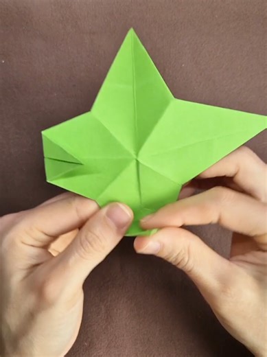 The harder you pull, the tighter it gets! Here's how to make a classic paper finger trap. #paperfingertrap #fingertrap #origamitoys #diygames #fundiy