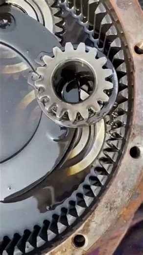 Reparation af tung gearkasse ⚙️ #gearbox #machinerepair #factoryworks