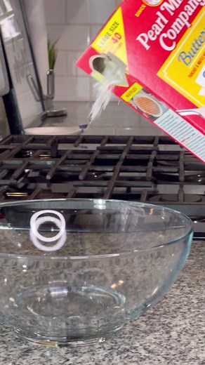 Funnle cake using pancake mix. Thank me later 🫶🏽 🔥🔥 #makahlcooks | funnel cake pancake mix