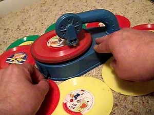Toy Phonograph (Marx Lumar wind up record player)