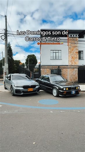 Classic Car Colombia 🇨🇴 on Instagram: "Domingos de Carros & Tinto Que gran evento @garajeanalogico . . . . . #classiccarcolombia #colombia #bogota #bogotacolombia #carrosytinto"