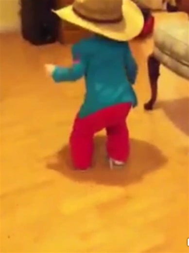 I think i was 2 or 3 😭 #foryoupage #fyp #wobble #abcxyz #dance | wobble dance