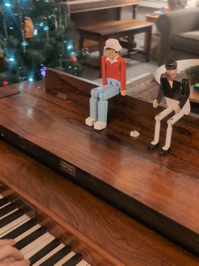 Happy new years from me, Tiny Gilligan, Jeeves Jr., Squidward crocs, and this 150 year old melodeon I just patched up for my friend. The keys with tape on them don't work, hence the strange octave jumps haha. Excited to see what the new year brings! Stay tuned for lots more fun stuff! You guys are the best!!