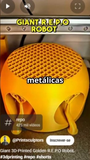 Robô gigante dourado impresso em 3D da R.E.P.O.