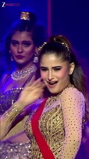 #RashaThadani Rules the Stage with #UyiAmma at #ZeeCineAwards!🔥 #AmitTrivedi #Madhubanti #Shorts
