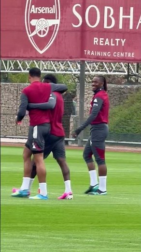 Gabriel, Saka & Eze arriving at London Colney for another Arsenal training session