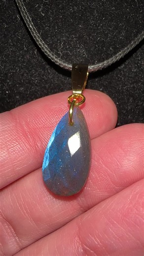 #fyp #labradorite #labradoritependant #labradoritejewelry #crystals