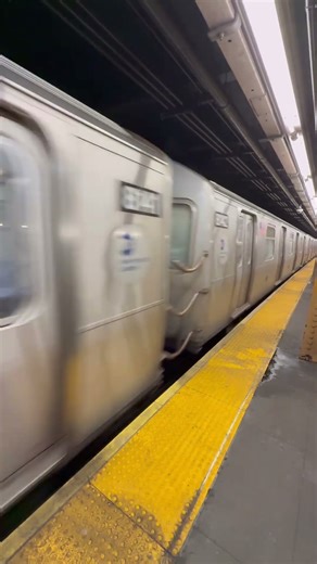 R143 (L) Leaves 6 avenue #nyc #train #nycta #metro