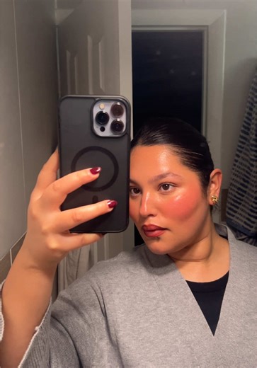 kinda loving the no mascara vibe