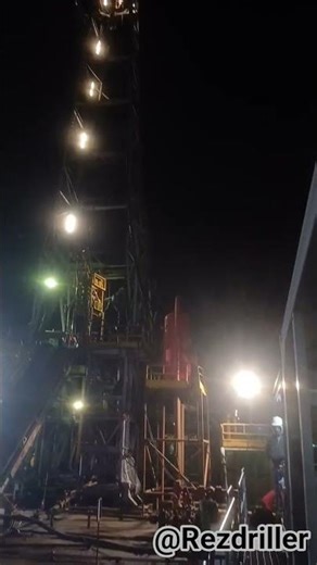 Watch an oil well come alive! Reservoir pressure pushes oil to the surface, controlled by engineers.