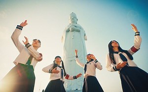ATARASHII GAKKO! - 真人类（マ人間）[官方MV]