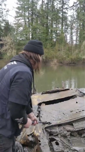 Checking a Submerged 1973 Mustang for Human Remains