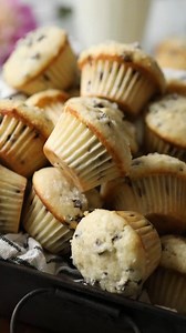 RECIPE: https://sugarspunrun.com/mini-muffins/ Mini muffins are the perfect after school snack or sweet breakfast treat! My recipe makes 30 super soft and fluffy muffins in just over 20 minutes. | Sugar Spun Run