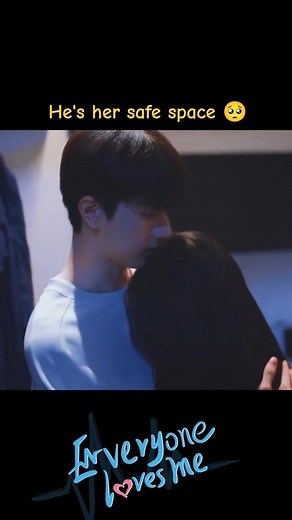 22K views · 570 reactions | She runs into his arms凉 #EveryoneLovesMe #别对我动心 #LinYi #ZhouYe #林一 #周也 (No particular order, sort alphabetically by last name 排名不分先后，以姓名首字母排序） #YOUKU #优酷 | 优酷Youku | Facebook