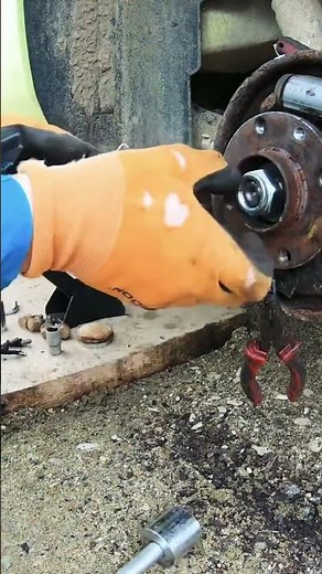 how to remove the rear bearing? #tutorial #mechanic #automobile #mechaniclife #bearing #howto