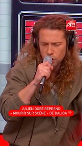 Julien Doré interprète « Mourir sur scène » pour la première fois en live, à l’occasion de la sortie de son album « Imposteur » ❤️ | Le Double Expresso RTL2