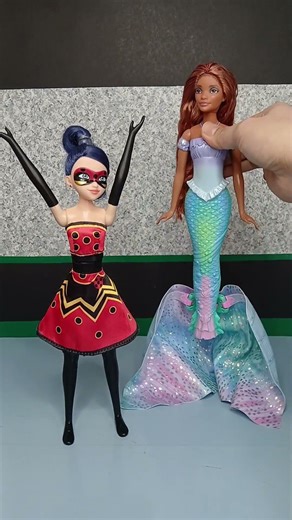 Amazing transforming little mermaid and miraculous doll