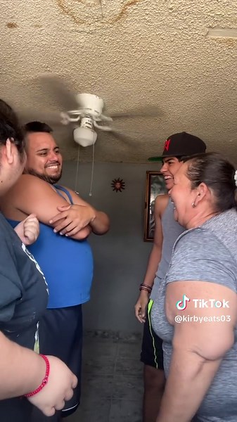 Videos de Lulis :) (@kirbyeats03) con “original sound - Lulis :)”