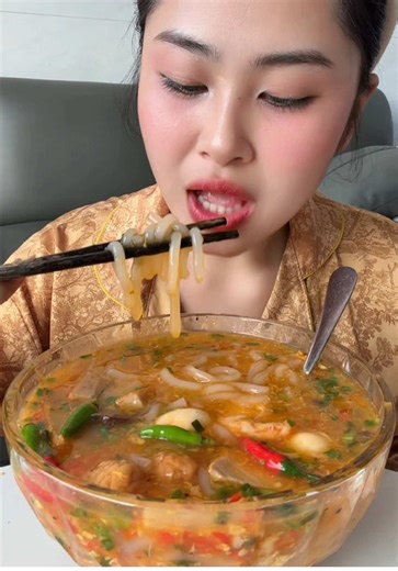 Mukbang bánh canh cua Sài Gòn #dungthichan #vtmgr #mukbang #banhcanhcua