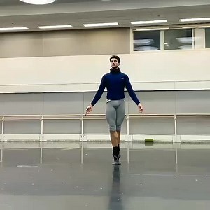 74K views · 5.7K reactions | Hoy con Reece Clarke trabajando los entrechat six de Albrecht, Royal Ballet ❤❤❤❤ Fuente: reececlarke_ | Ballet del Occidente | Facebook