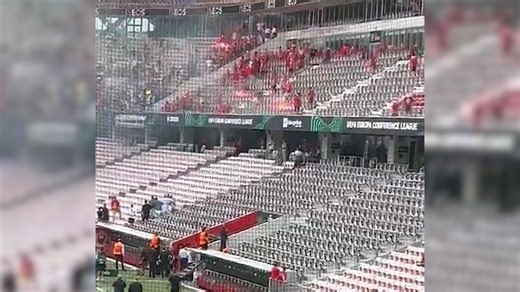 Video of the Day: Fan fight with flares