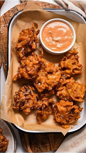 Spicy onion ring fritters!