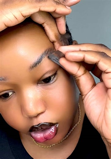 Eyebrow Shaping Tutorial ✨ In 2026 you will learn to shape your own eyebrows by force! #fyp #eyebrowtutorial #eybrows #shavingtips #oliveoiledgecontrol @BIC
