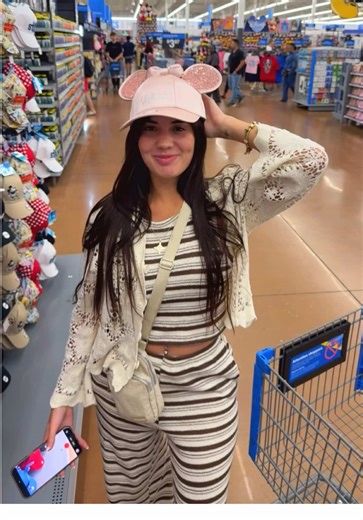 Fuimos de compras antes de visitar el castillo, teníamos que ir preparados 🤭