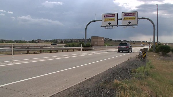 FBI warns Denver drivers of E-470 text-based scam