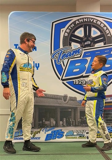 Pt. 2 when Killa Cam is joined by Jammin’ Justin kicking off our conference! A big time future racing star cohosting w/ a current automotive industry legend. Mixing in a little fun before we get down to business @Black’s Tire & Auto @blackstireandauto @The “Bookshelf!” Guy #NASCAR #Funny #Speed #TireLife #Goodyear
