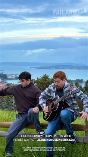 Fails with perfect timing 😭🤌 #fail #funny #viral #comedy #crashout #embarrassing | FailArmy