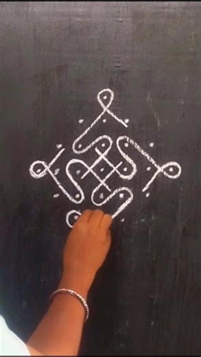 simple rangoli design for daily use ll easy chukkla muggu with dots