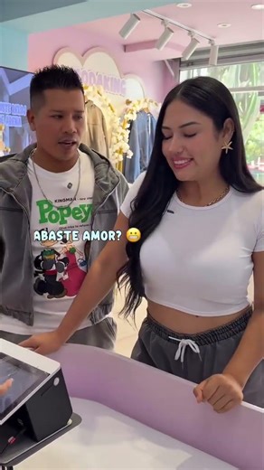 Ustedes que harían??? Lo dejarías que vaya o primero lo asaltas 🤣