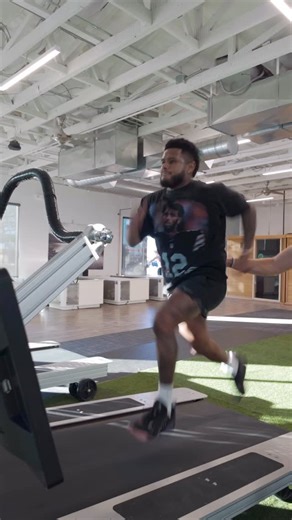 Poppy Livers on Instagram: "Get Better or Get Beat 😤 #athlete #athletetraining #gym #trainingworkouts #explosivetraining #grind"