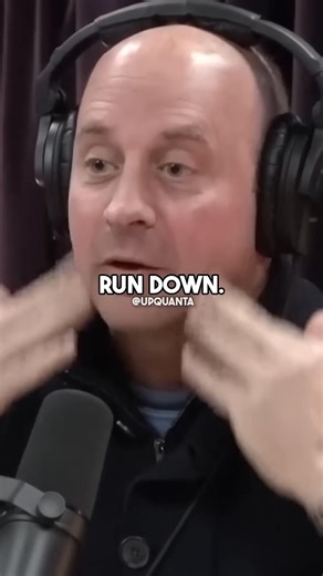 How Does Sweating Work In Space! #joerogan #joeroganexperience | UpQuanta