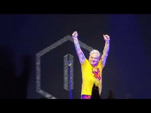 Andy Bell (Erasure) - A Little Respect (live in Glasgow 2025)