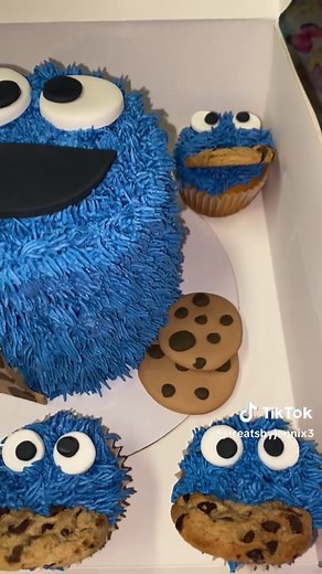 Delicious Cookie Monster Smash Cake for Birthdays