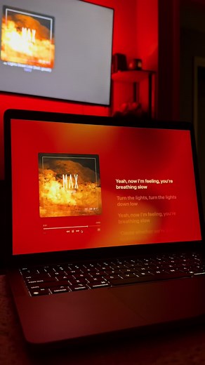 Lights Down Low - MAX (feat. Gnash) #lyrics #applemusic #macbook #relatable #thoughtsthatkeepmeupatnight