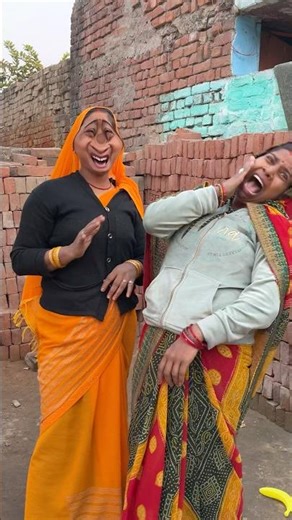 Introducing the "VitaWear SmartBand," a next-generation wearable gadget🎉 that