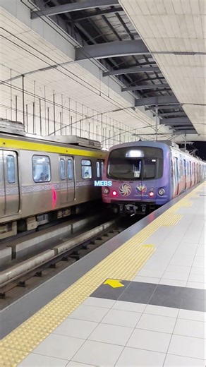 LRTA Line 2 TS 17 & 18 at Antipolo Station #trainmeet #lrt2 #train