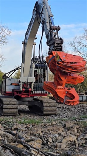 What a machine! 🔥 This Takeuchi TB1140 and Westtech C300 combo has changed the game for one tree-care contractor. Find out how by checking out our full features now. 🔗 https://www.forestryjournal.co.uk/features/forestry-journal-features/25823744.yorkshires-dryad-arb-purchased-uks-first-westtech-c300/ 📺 https://www.youtube.com/watch?v=4z0WvoE5jeM&t=73s #westtech #takeuchi #forestry #arborist #logger | Forestry Journal