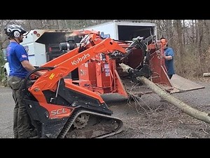 SCL1000 feeding the chipper.