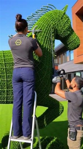 Horse Topiary Time-Lapse 🐎🌿 | Living Garden Masterpiece